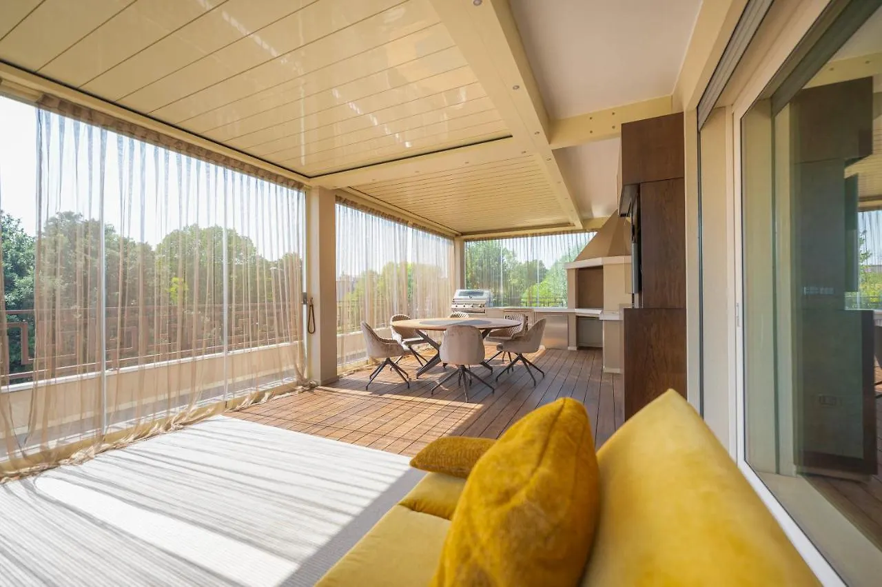 Venice New Luxury Penthouse - Free Parking And Roof Terrace Mestre 0*,  Italy