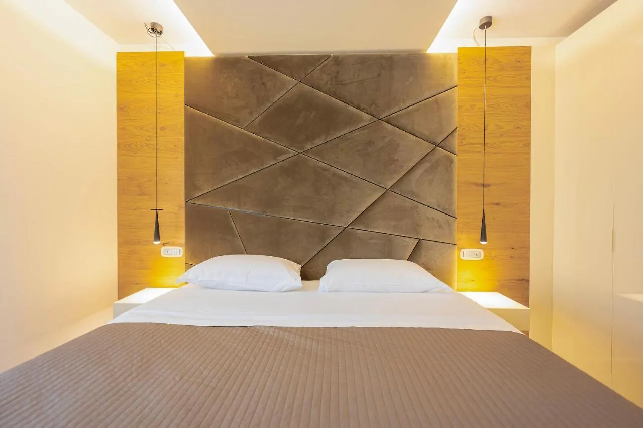 Venice New Luxury Penthouse - Free Parking And Roof Terrace Mestre 0*,  Italy