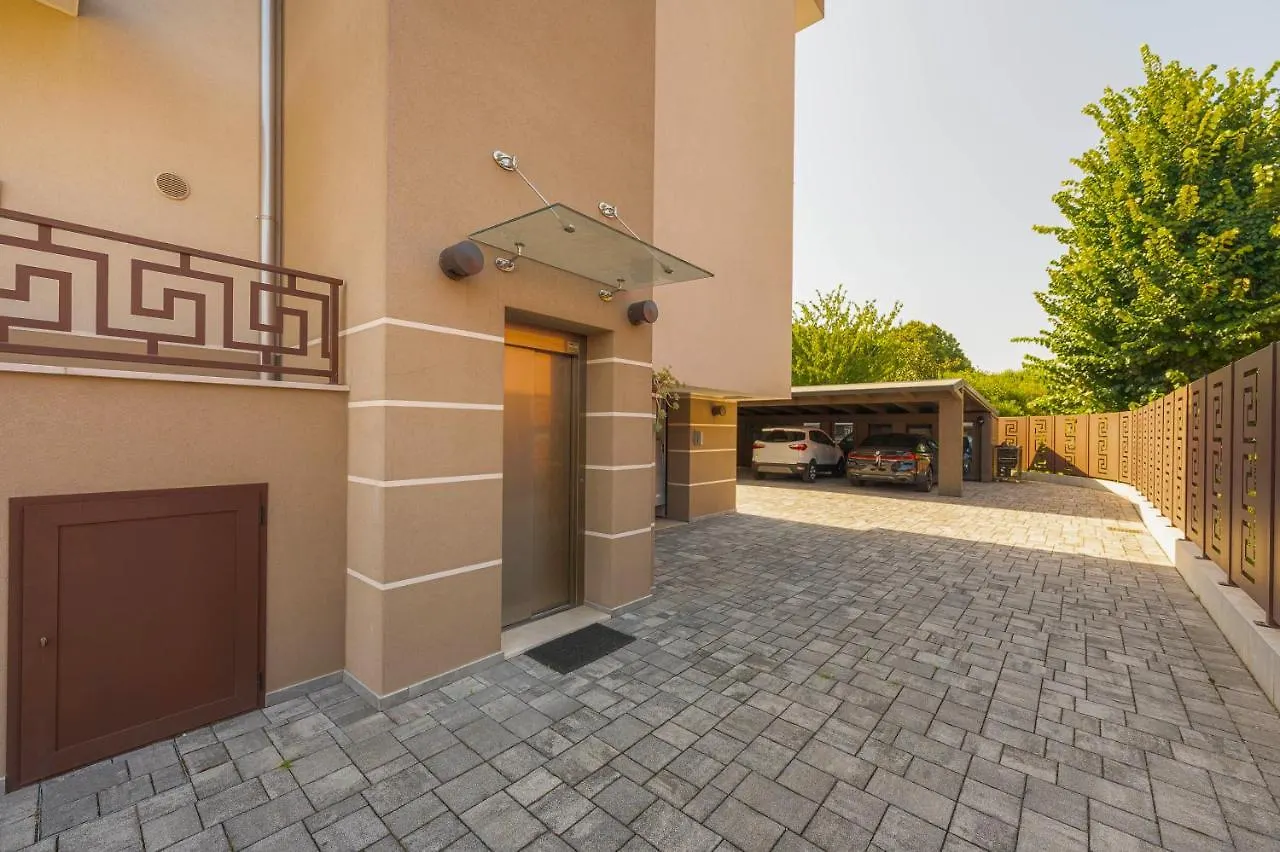 Venice New Luxury Penthouse - Free Parking And Roof Terrace Mestre