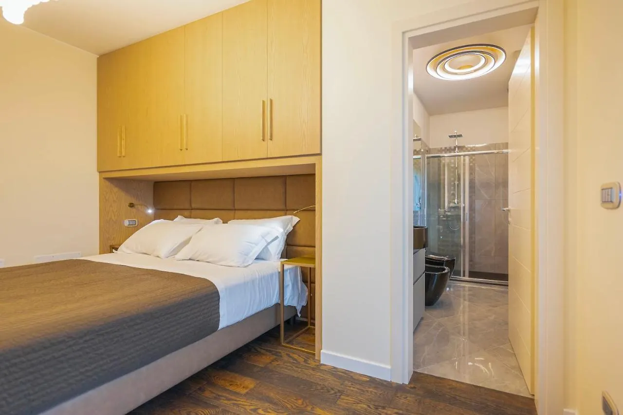 Venice New Luxury Penthouse - Free Parking And Roof Terrace Mestre