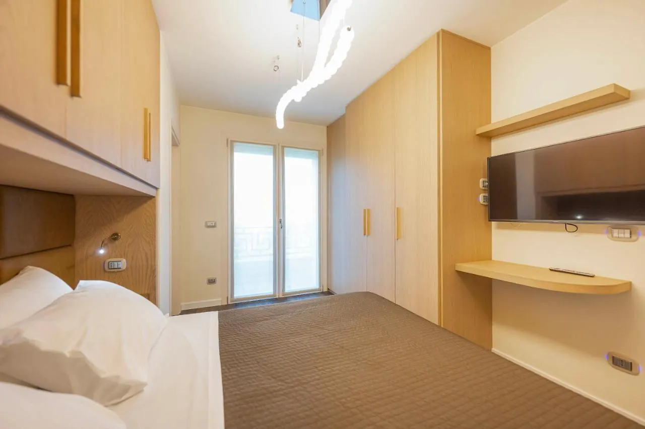 Apartment Venice New Luxury Penthouse - Free Parking And Roof Terrace Mestre Italy
