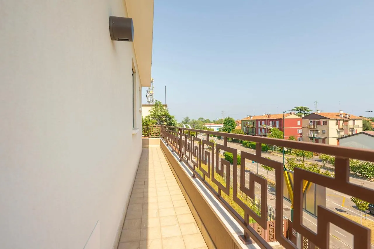 Apartment Venice New Luxury Penthouse - Free Parking And Roof Terrace Mestre Italy