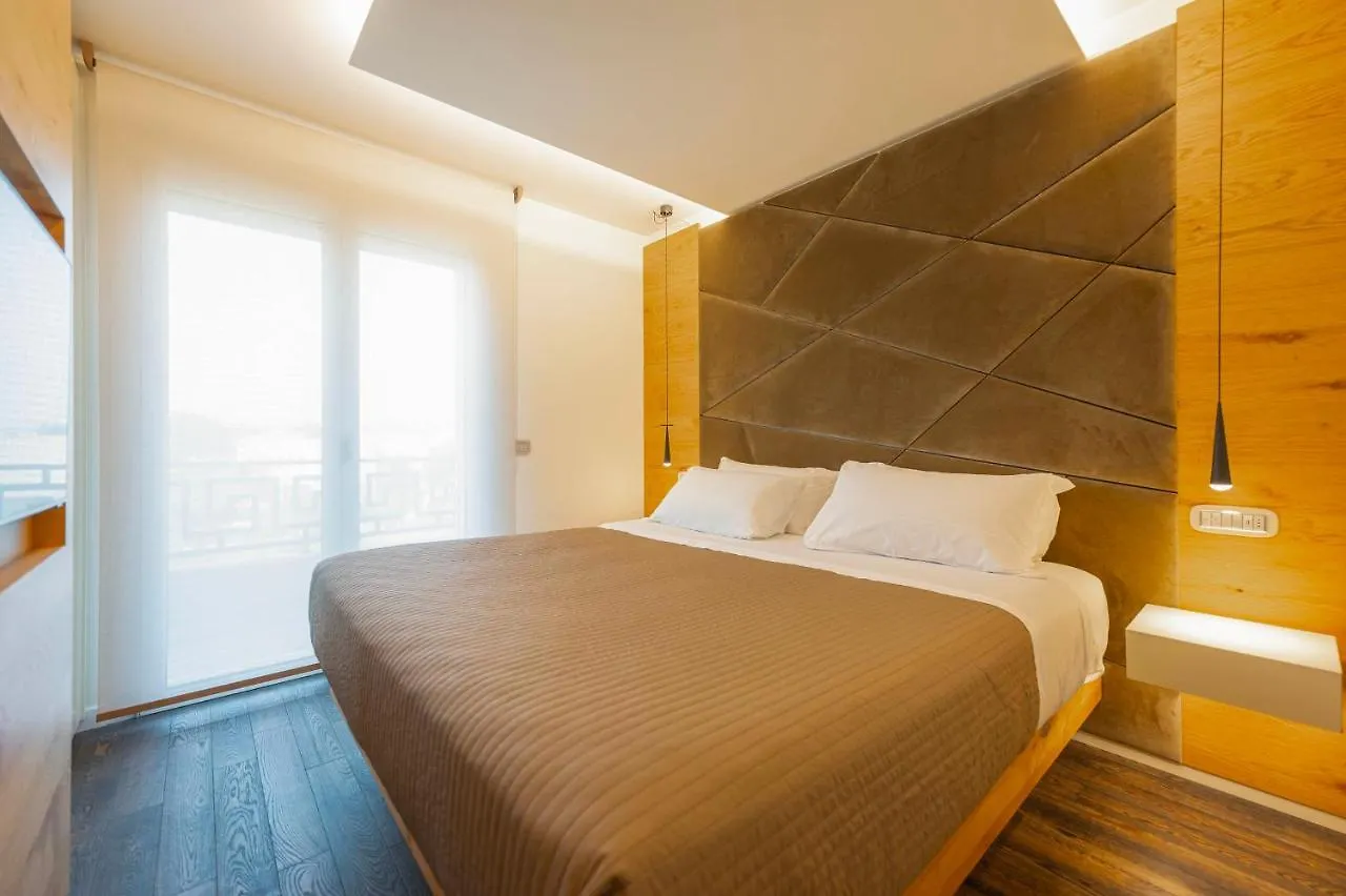 Venice New Luxury Penthouse - Free Parking And Roof Terrace Mestre 0*,  Italy