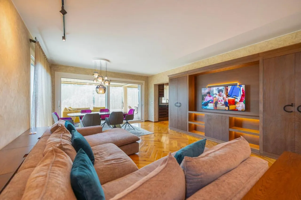 Venice New Luxury Penthouse - Free Parking And Roof Terrace Mestre Italy