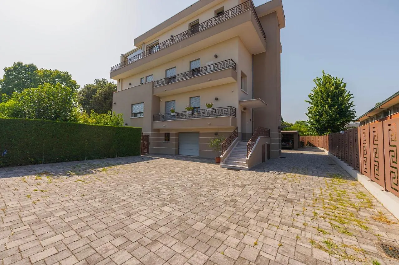 Venice New Luxury Penthouse - Free Parking And Roof Terrace Mestre Apartment