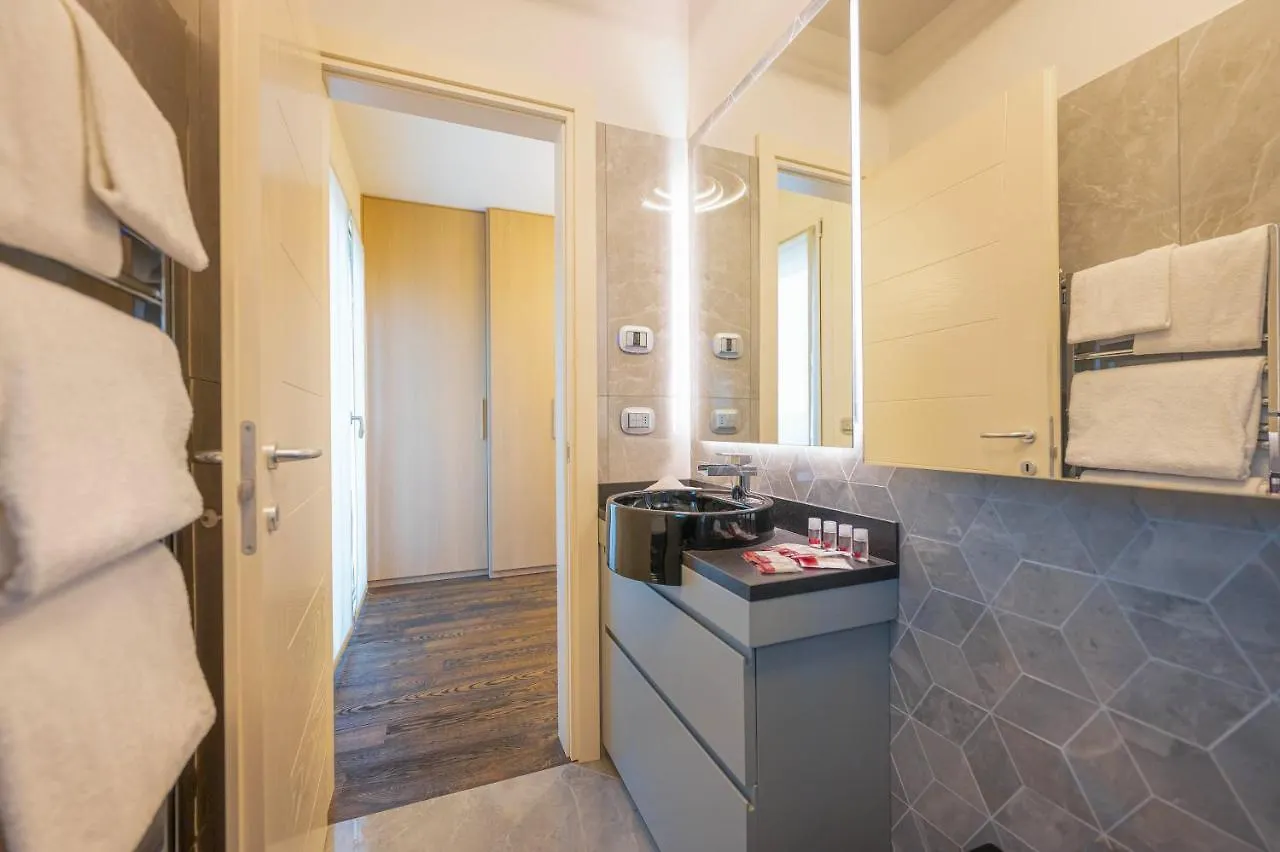 Venice New Luxury Penthouse - Free Parking And Roof Terrace Mestre